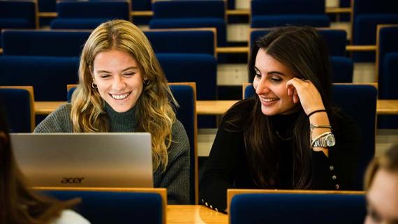 Admission post-bac 2027 : la liste des formations en commerce possibles sur Parcoursup